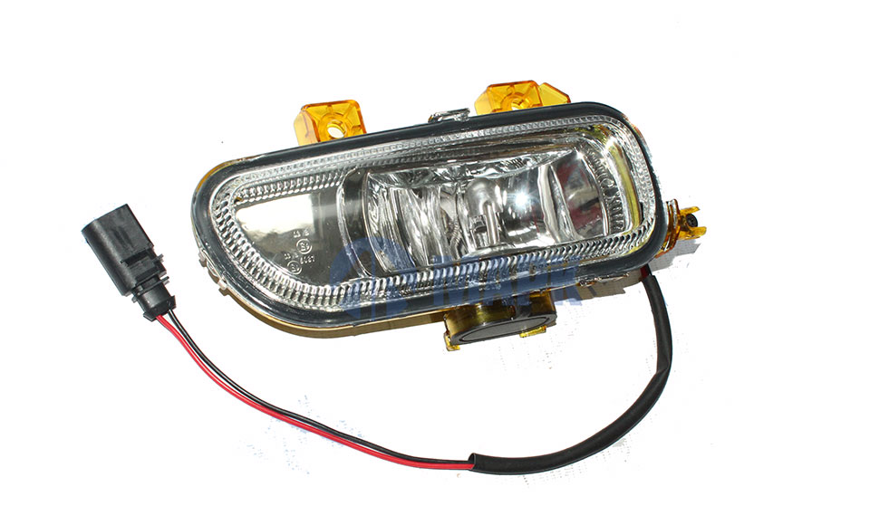 Фара противотуманная правая а/м КАМАЗ 5490, MB Axor А9408200156 (Depo)